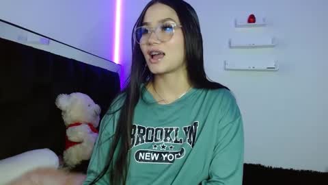 Snapshot of fysste_ chatting on 03/04/25, 07:54 Victoria online show from 03/04/25, 07:54