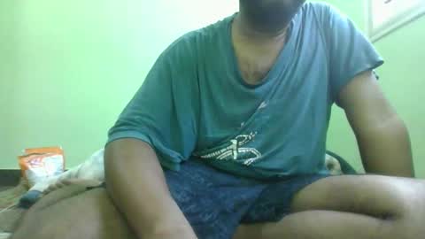 Snapshot of g0lu_ chatting on 12/21/24, 02:52 Nunnu online show from 12/21/24, 02:52
