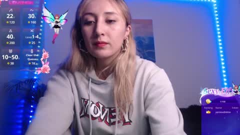 Snapshot of gabb_rioss chatting on 12/27/24, 12:50 Gabriela online show from 12/27/24, 12:50