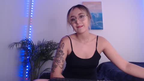 Snapshot of gabb_rioss chatting on 03/07/25, 12:12 Gabriela online show from 03/07/25, 12:12