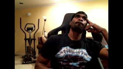 Snapshot of gabbc18 chatting on 02/11/26, 05:01 James online show from 02/11/26, 05:01