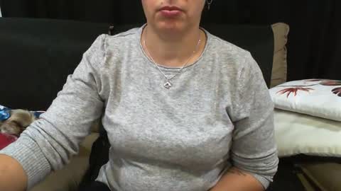 gaby  layla online show from 09/10/25, 08:31