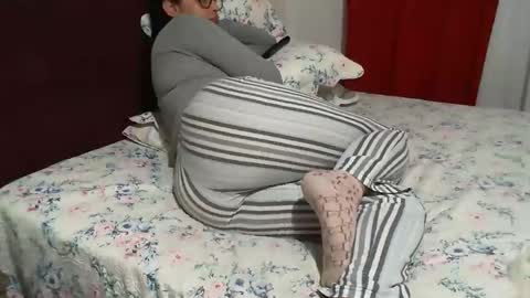 gaby  layla online show from 11/08/25, 11:47