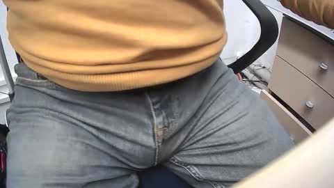 Snapshot of gabriel9_2003 chatting on 03/30/26, 01:01 gabriel9_2003 online show from 03/30/26, 01:01