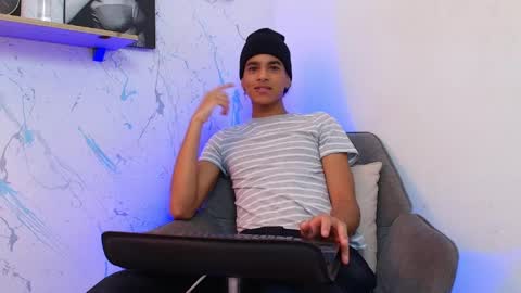 GABRIEL online show from 04/15/26, 01:51