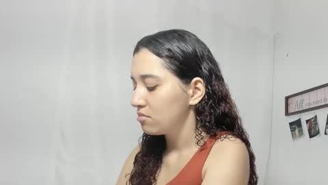 Snapshot of gabriela_duarte chatting on 12/03/24, 04:58 Gabi online show from 12/03/24, 04:58