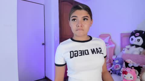 Snapshot of gabriela_miller2 chatting on 02/27/25, 01:48 Gaby online show from 02/27/25, 01:48