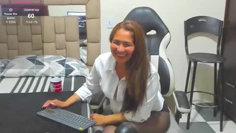 gabriela ponce online show from 12/01/25, 11:43