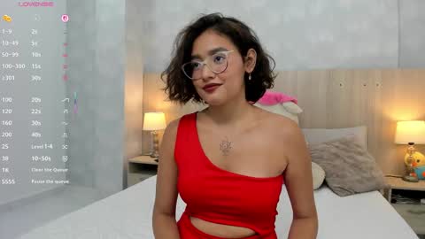 Gabriela Vargas online show from 10/06/25, 03:59