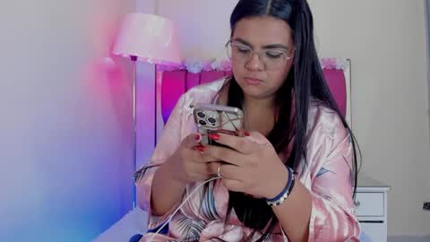 Snapshot of gabrielaa_01 chatting on 02/14/25, 04:09 Gaby Im on vacation see you on November 25 online show from 02/14/25, 04:09