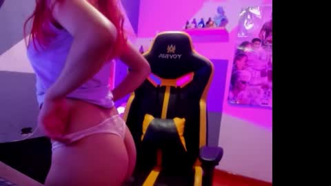 Snapshot of gabrielaa_castro chatting on 12/03/25, 11:47 gabi online show from 12/03/25, 11:47