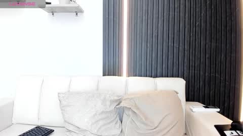 gabrielaa_miller_ online show from 11/08/25, 07:23