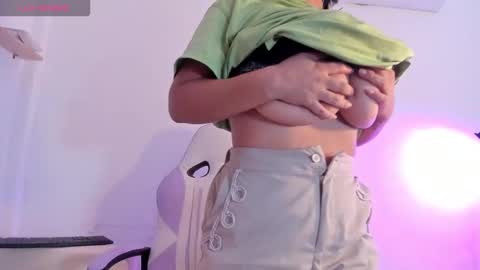 gabrielaa_miller_ online show from 11/20/25, 08:19