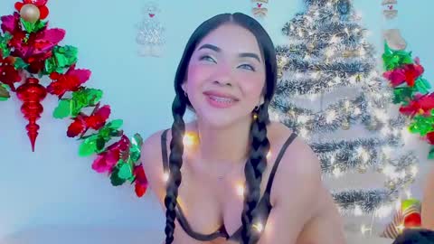 Snapshot of gabrielam_ms chatting on 12/12/24, 11:25 Gabriela Evans MS online show from 12/12/24, 11:25