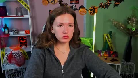 Snapshot of gabriella_daylight chatting on 10/22/25, 06:02 gabriella_daylight online show from 10/22/25, 06:02