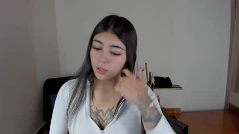 Snapshot of gabriella_live_ chatting on 01/16/26, 07:18 gabriella_live_ online show from 01/16/26, 07:18