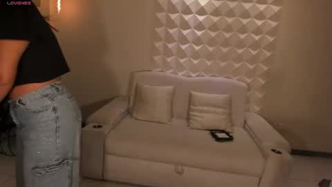 Snapshot of gabriellalee_ chatting on 08/04/26, 11:13 Gabriella Lee online show from 08/04/26, 11:13