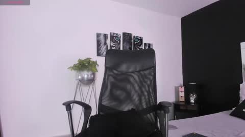 Snapshot of gabriellasmith_ chatting on 10/17/25, 03:58 Gabriella Antonella online show from 10/17/25, 03:58