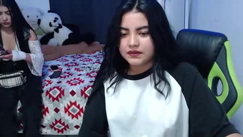 Snapshot of gaby_foz chatting on 12/12/24, 01:32 Gabriela online show from 12/12/24, 01:32