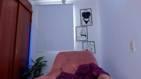 Snapshot of gaby_girl chatting on 04/30/26, 08:57 online show from 04/30/26, 08:57