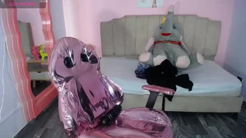 Snapshot of gaby_s1 chatting on 02/12/25, 07:23 Gaby  online show from 02/12/25, 07:23