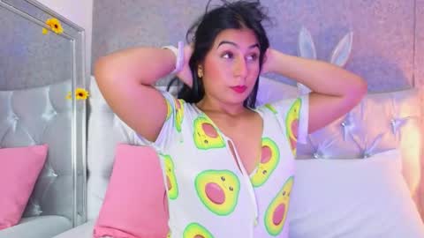 Snapshot of gabyttaylor chatting on 10/23/25, 03:50 GABYTAYLOR online show from 10/23/25, 03:50