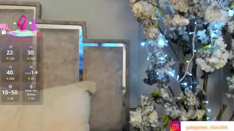 gabyyjones online show from 09/19/25, 11:33