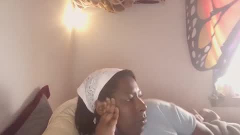 Snapshot of gaeabunny chatting on 02/13/25, 12:24 gaeabunny online show from 02/13/25, 12:24