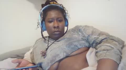 Snapshot of gaeabunny chatting on 02/20/25, 06:17 gaeabunny online show from 02/20/25, 06:17