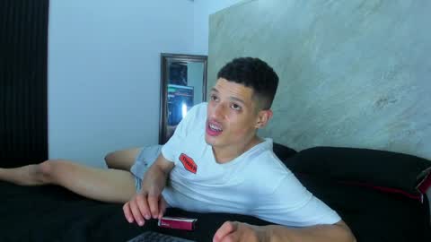 Snapshot of gael_hills chatting on 05/08/26, 01:27 gael_hills online show from 05/08/26, 01:27