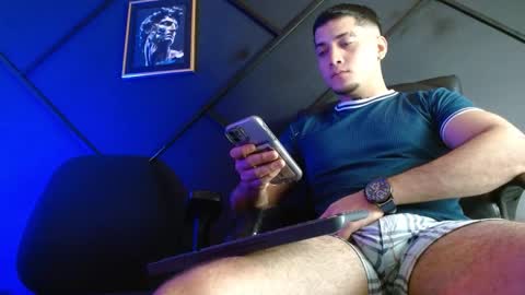 Snapshot of gael_williams3 chatting on 01/01/25, 11:18 gael_williams3 online show from 01/01/25, 11:18