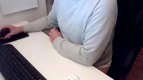 Snapshot of gagjno chatting on 10/19/25, 01:56 gagjno online show from 10/19/25, 01:56