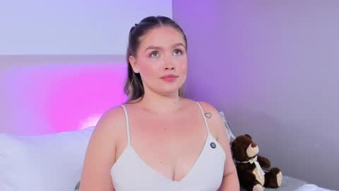 Gaia Baker  online show from 04/29/26, 02:54