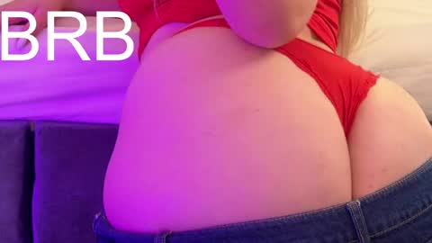 Gaia Baker  online show from 05/11/26, 04:04