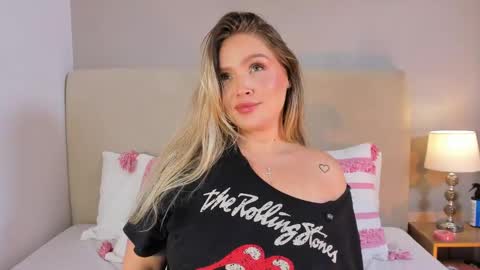 Gaia Baker  online show from 06/06/26, 02:55