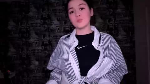 Snapshot of galehudley chatting on 12/14/25, 08:02 Abigail online show from 12/14/25, 08:02