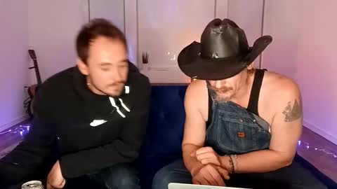 Snapshot of gapegasp chatting on 11/11/25, 08:03 gapegasp online show from 11/11/25, 08:03