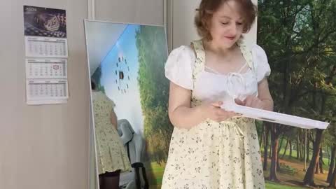 Ava online show from 03/04/25, 10:35