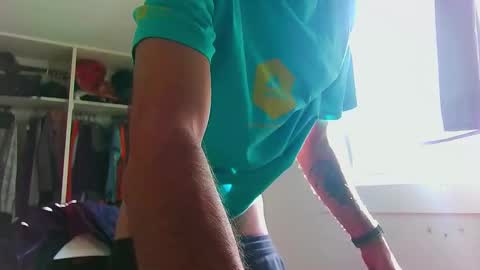 Snapshot of garrafade24 chatting on 11/17/25, 11:49 Garrafade24 online show from 11/17/25, 11:49