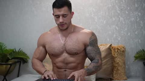 Snapshot of garret_alvin_ chatting on 04/16/26, 01:17 Garret online show from 04/16/26, 01:17