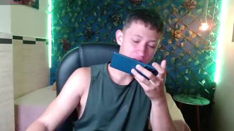 garuo_18 online show from 11/18/25, 03:12