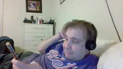 Snapshot of garyg930 chatting on 10/05/25, 02:21 Gary online show from 10/05/25, 02:21