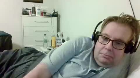Snapshot of garyg930 chatting on 10/07/25, 05:04 Gary online show from 10/07/25, 05:04