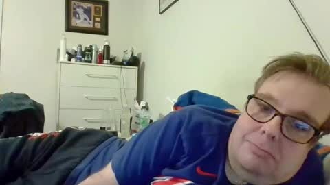 Snapshot of garyg930 chatting on 01/08/26, 12:13 Gary online show from 01/08/26, 12:13