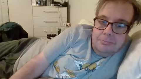 Snapshot of garyg930 chatting on 02/06/26, 12:15 Gary online show from 02/06/26, 12:15