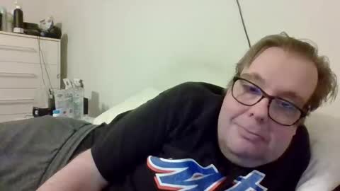 Snapshot of garyg930 chatting on 02/08/26, 02:15 Gary online show from 02/08/26, 02:15