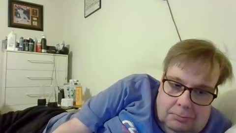 Snapshot of garyg930 chatting on 02/11/26, 03:55 Gary online show from 02/11/26, 03:55