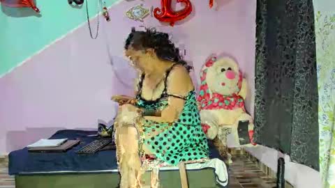 Snapshot of gaticahot001 chatting on 01/11/25, 12:01 Diana online show from 01/11/25, 12:01