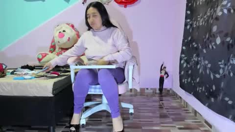 Diana online show from 11/11/25, 11:43