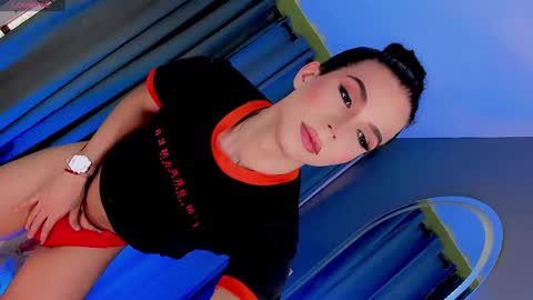 Snapshot of gatitavenecis1 chatting on 01/15/25, 06:51 Vnecis Marn online show from 01/15/25, 06:51